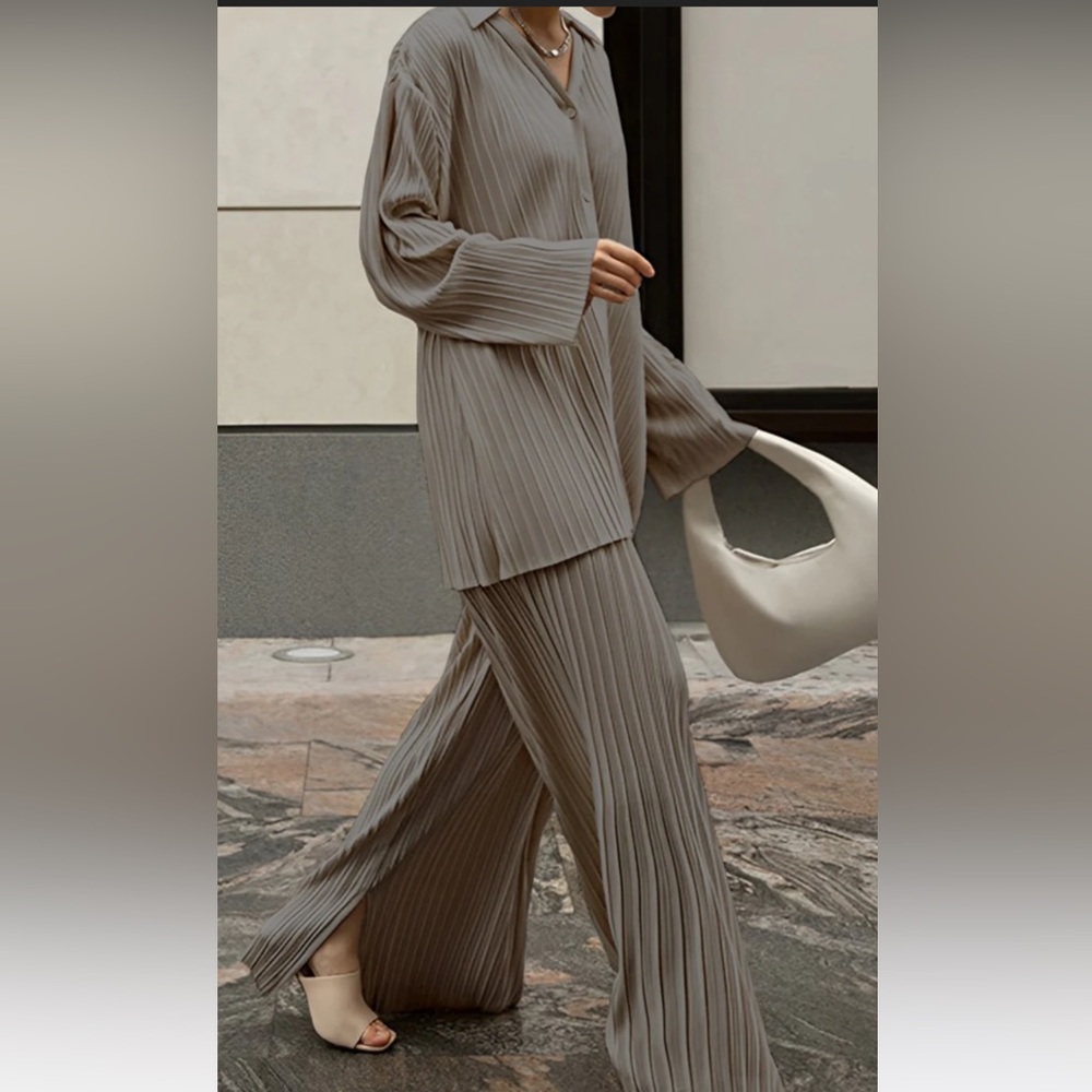 NWT, XL, Oversized Leisure Pleat Pockets Two Piece Pants Set